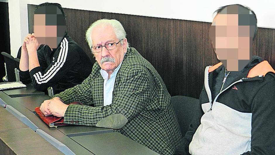 Zwei „Alex“-Bewohner wegen schweren Raubes vor Gericht +++ Studentin mit Teppichmesser verletzt +++ Täter aus Iran +++