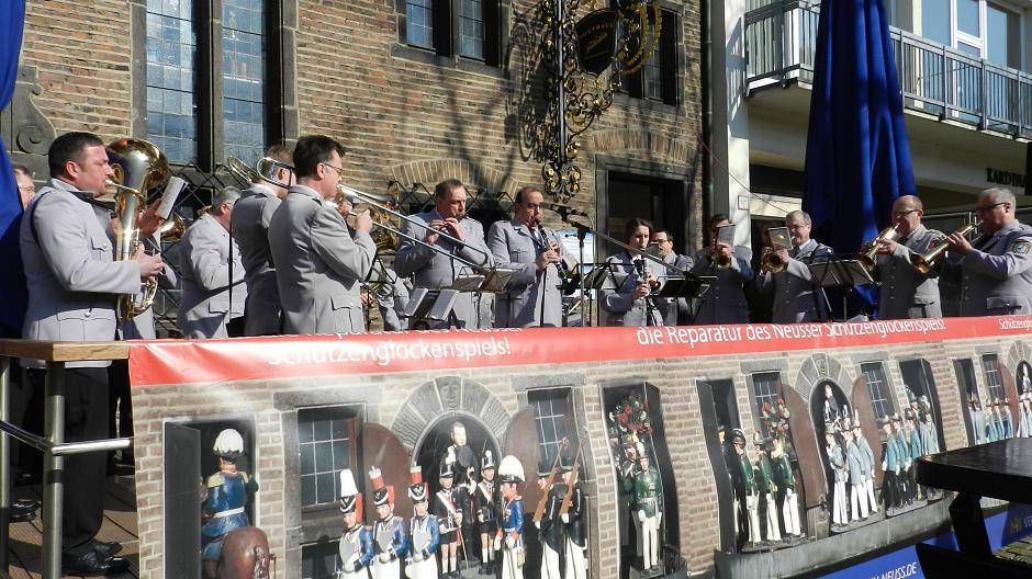 Der Musikverein Holzheim sorgte für den angemessenen musikalischen...