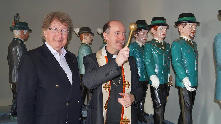 Vor der offiziellen Einweihung des Glockenspiels wurden die Schützen im Mini-Format...