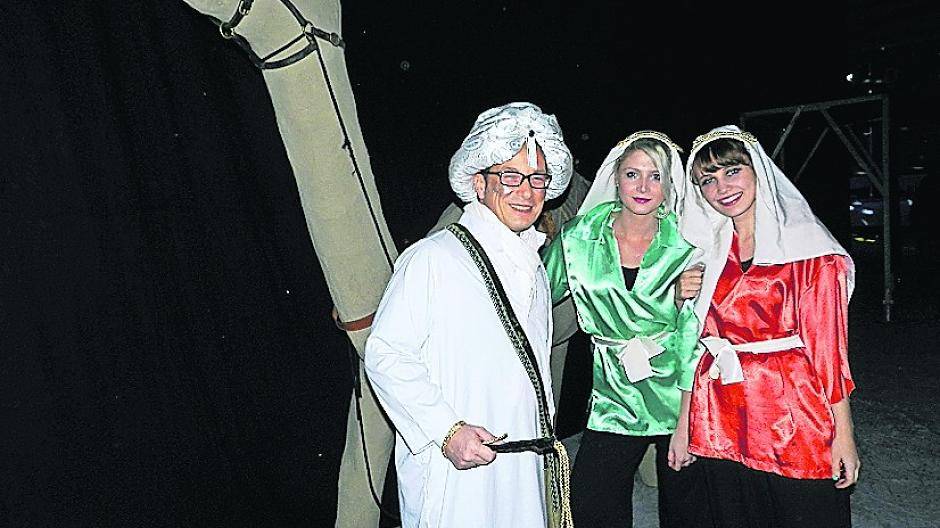 Bürgermeister Breuer bringt das Kamel aufs Eis