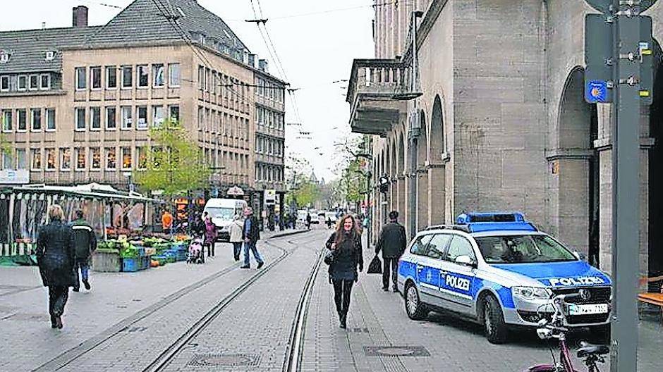  Vorsicht vor falschen Spendensammlern. Hinter den vermeintlichen Wohltätern verbergen sich häufig Trickdiebe. 