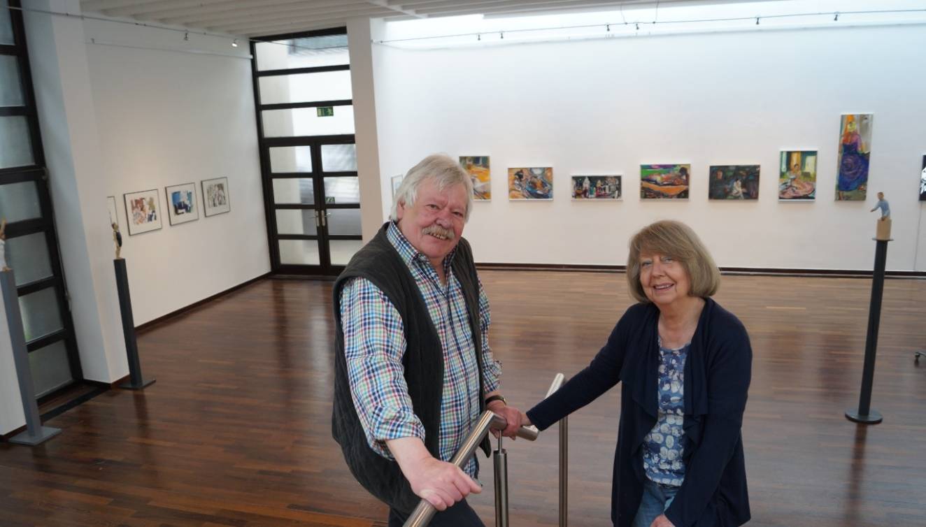 Lassen Sie sich durch die Ausstellung der Salix-Künstler führen