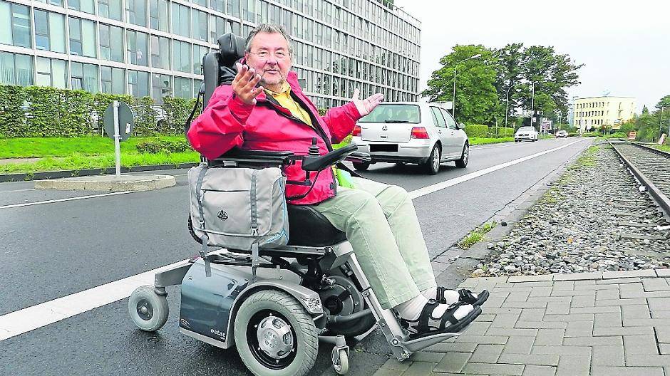 Rollstuhlfahrer klagen an: Hafenbrücke in Neuss noch immer nicht barrierefrei