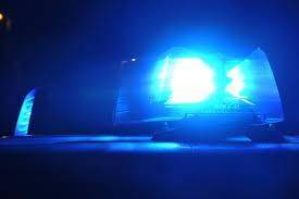 Polizei sucht nach Verkehrsunfall weiße Limousine