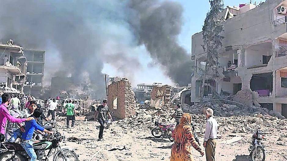  Vor diesen schrecklichen Zuständen flohen Bshat und sein Bruder Mohammed. 