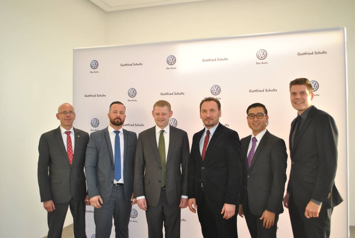  Die zertifizierten Verkaufsberater des Autohauses Gottfried Schultz am Römerpark von links nach rechts: Heiko Feichtinger (Neuwagen), Josip Spiranec (Neuwagen), Benjamin Hirsch (Gebrauchtwagen), Sener Salcik (Gebrauchtwagen), Yun Huang (Neuwagen) und Björn Breithor (Neuwagen). 