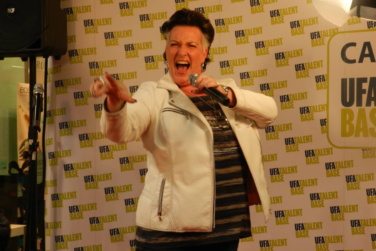  Die 44-jährige Wanda überzeugte das Casting-Team bereits nach dem ersten Lied. Das Fazit: "Dich schicken wir zum Supertalent!" 