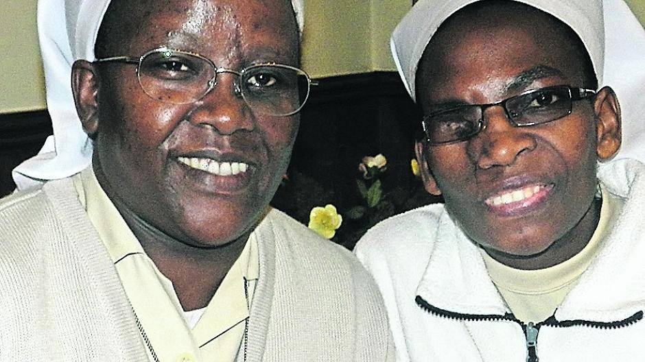 Überlebende Schwestern wieder in Neuss: „Wir kämpfen mit Schmerzen"