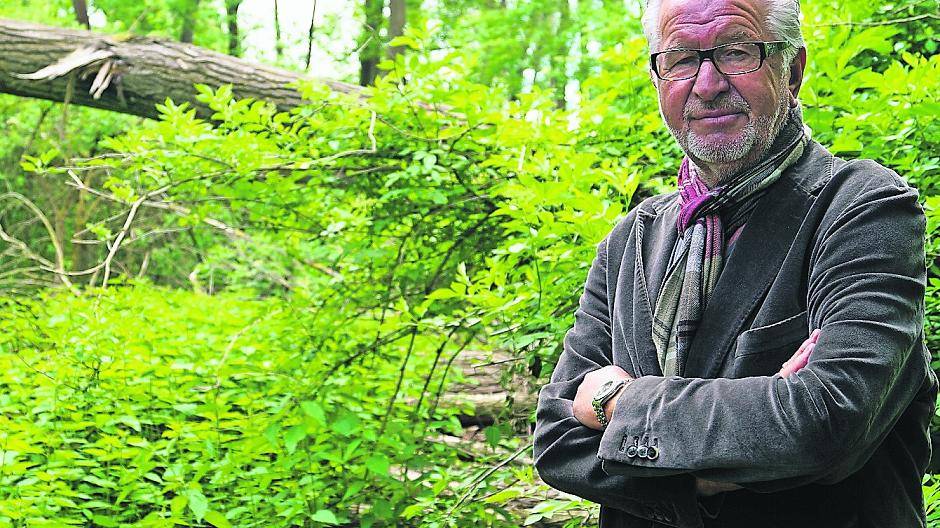  Nicht nur Hans-Willi Tepper ärgert sich über den Zustand der Grünflächen in Neuss. Viele Bürger finden, dass sich dringend etwas tun muss. 