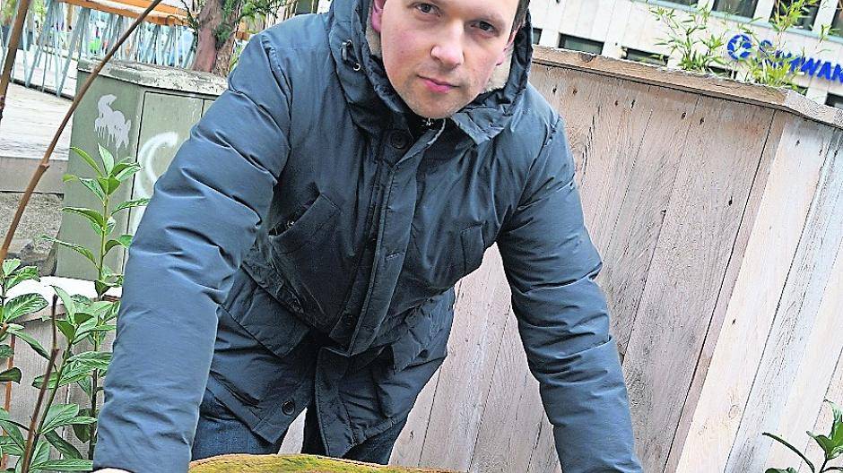  Michael Ziege kritisiert das vorschnelle Bäumefällen in Neuss. 