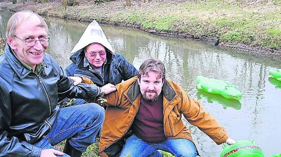  Josef Karis taufte den Nordkanal 2011 in „Kaarster Everglades“ um und setzte dort Gummikrokodile aus. 