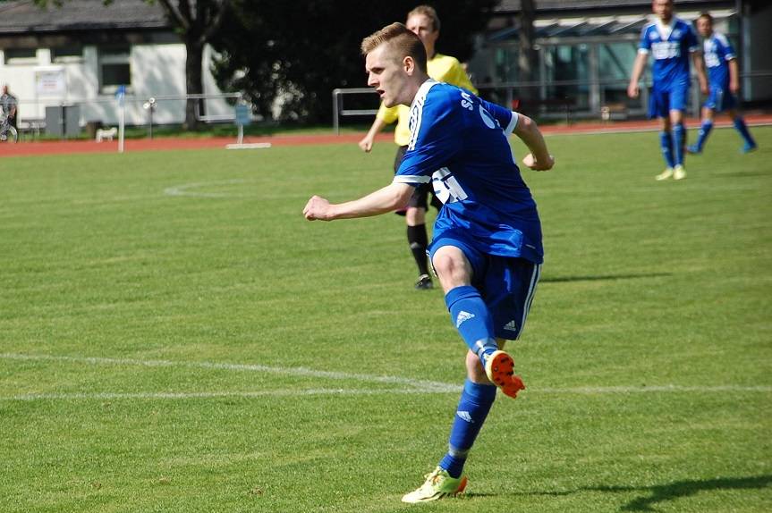 Kaarster Dennis Brune darf gegen FC Bayer München kicken!