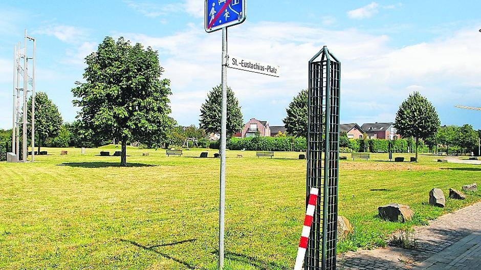  irekt am St.-Eustachius-Platz soll nach Beschluss des Jugendhilfeausschusses das Jugendzentrum entstehen. 