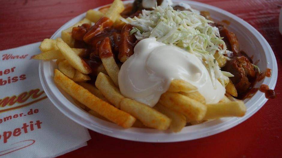 Platz 5: Lang, knusprig und goldbraun, Ketchup, Majo oder rot-weiss. Wenn es um Pommes...