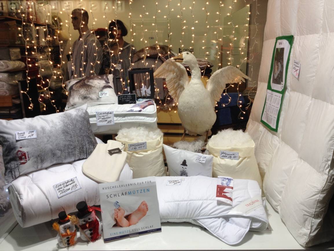 Kuschelige Weihnachtsgeschenke, gesehen bei...Bettenhaus PietschSebastianusstr. 4, 41460...