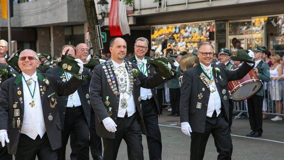 Alle Fotos zum Schützenfest gibt es auf www.fotoatelier-bathe.de. Dort können die...