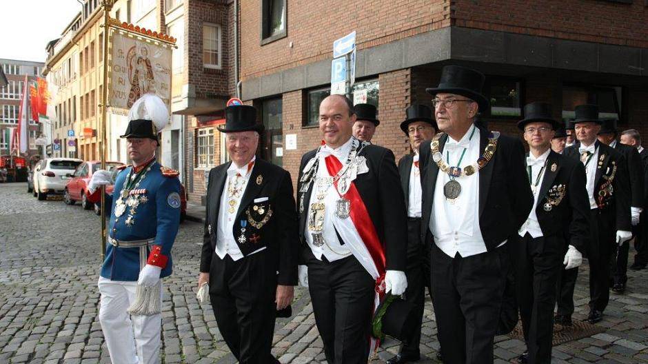 Alle Fotos zum Schützenfest gibt es auf www.fotoatelier-bathe.de. Dort können die...