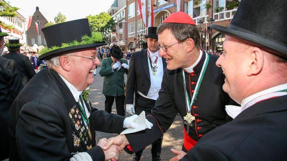 Alle Fotos zum Schützenfest gibt es auf www.fotoatelier-bathe.de. Dort können die...