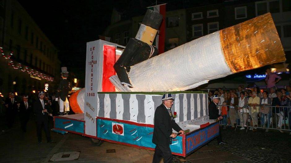 Alle Fotos zum Schützenfest gibt es auf www.fotoatelier-bathe.de. Dort können die...