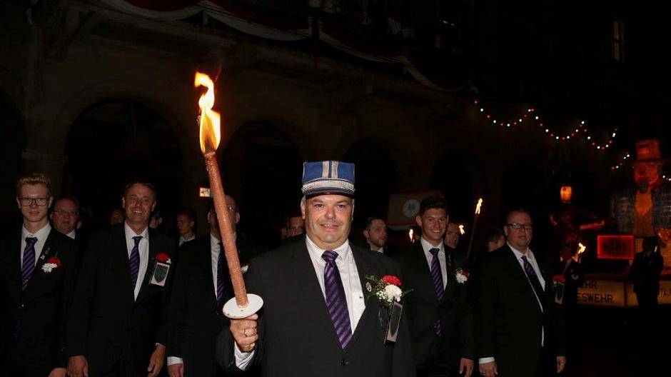 Alle Fotos zum Schützenfest gibt es auf www.fotoatelier-bathe.de. Dort können die...