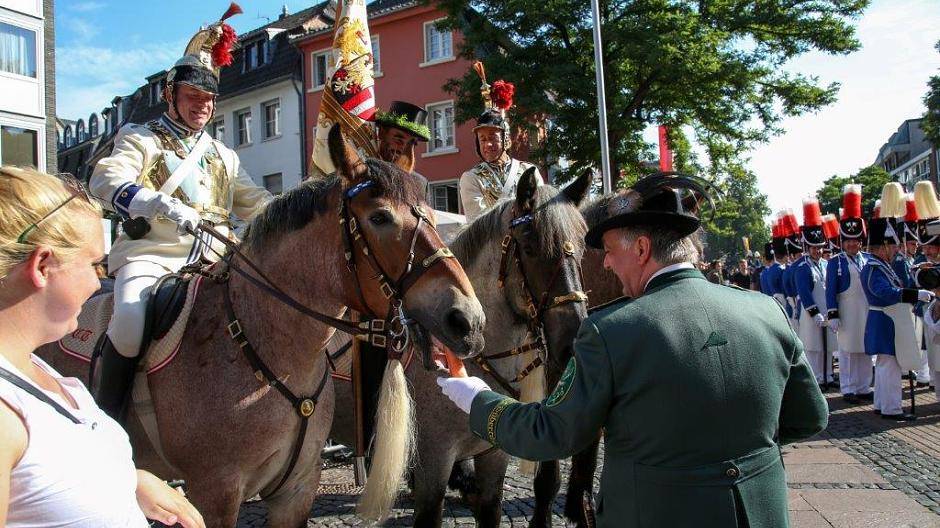 Alle Fotos zum Schützenfest gibt es auf www.fotoatelier-bathe.de. Dort können die...