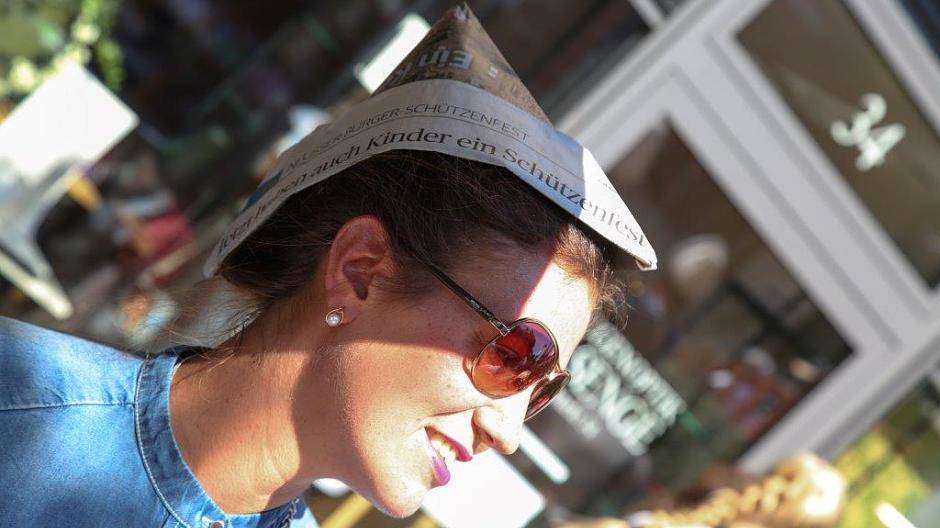 Alle Fotos zum Schützenfest gibt es auf www.fotoatelier-bathe.de. Dort können die...