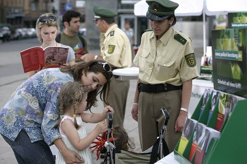  Die Polizei setzt auf erhöhte Aufmerksamkeit, warnt aber gleichzeitig vor Panikmache. 