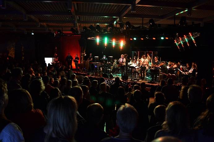 "in between & friends" werden das Stadtfest mit Highlights aus ihrer Pop History eröffnen