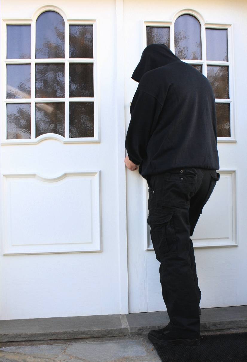 Polizei fahndet nach Einbrecherduos