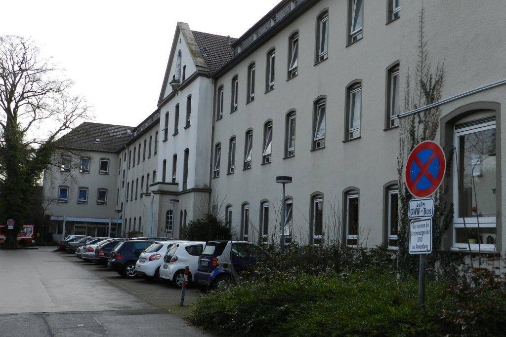  Das St.-Alexius-Krankenhaus reicht für die Flüchtlinge, die Neuss in den nächsten Stunden erwartet, nicht aus.  