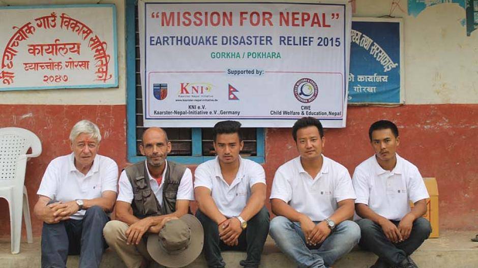 Das KNI-Team in Nepal mit dem Kaarster Reiner Strauss...