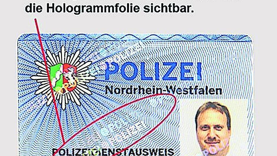  So sieht ein richtiger Polizei-Dienstausweis aus. 