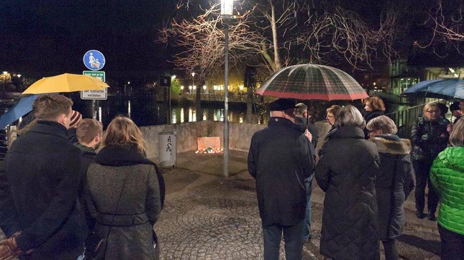 In Neuss und Kaarst waren die Menschen erschüttert, sie gedachten den Opfern von...