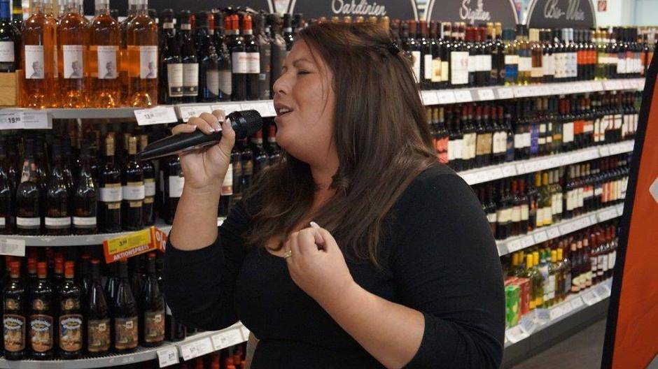 Janina El Arguioui, Kaarster Sängerin: Terrorismus hat keine Religion.Religion ist...