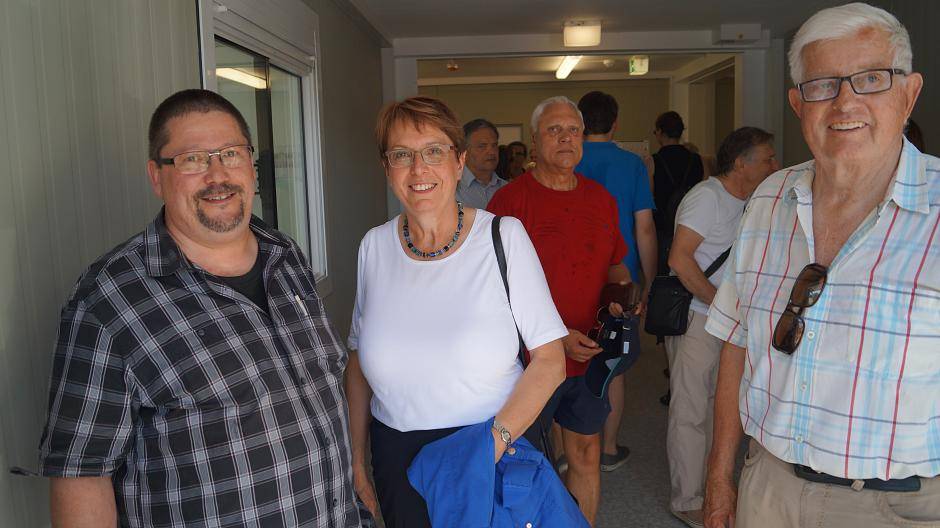 CDU-Bürgermeister-Kandidatin Dr. Ulrike Nienhaus im Wohnheim, umrahmt von ihren...