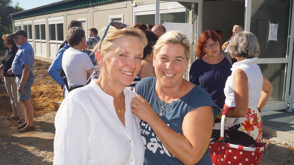 Die Stellvertretende Bürgermeisterin Uschi Baum (r.) suchte das Gespräch mit den...