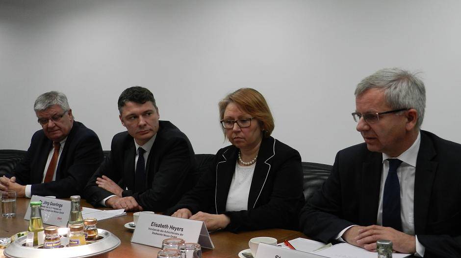  Die Stadtwerke Neuss stehen wieder im Fokus der Staatsanwaltschaft Wuppertal. In einer Pressekonferenz am Donnerstag gab es erste Statements. 