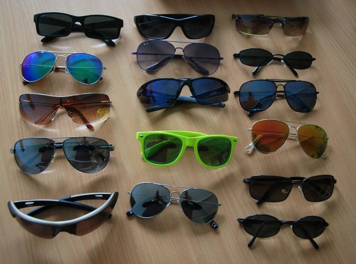  Wem gehören diese Sonnenbrillen?  
