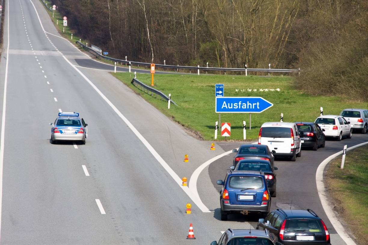  Wegen Arbeiten an einer Schilderbrücke zwischen zwischen Kreuz Neuss-Süd und Uedesheim kommt es zu einer Sperrung und einem Engpass auf der A46 (Symbolbild).  