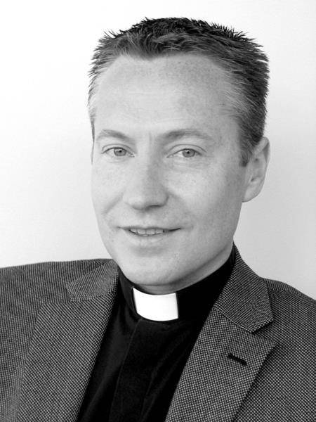  Einer der beliebetsten Neusser Pfarrer ist tot. 