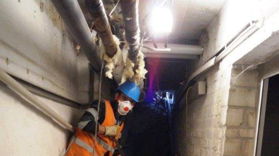 Im Keller laufen die Fundamentarbeiten auf Hochtouren. Dafür mussten bisher über 300...