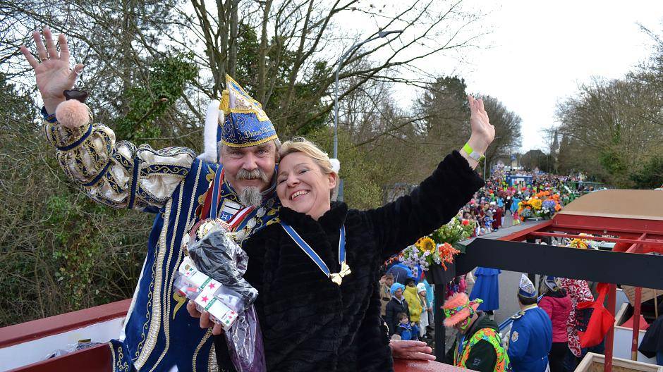 Vom fahnenschwenkenden Trump zur Schule für alle in Büttgen