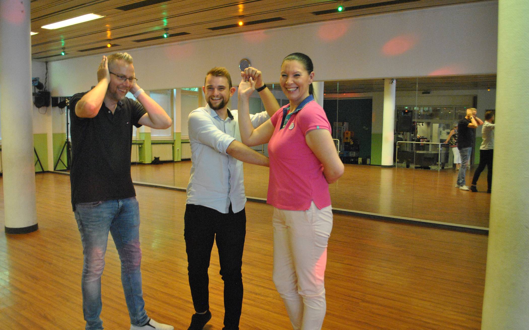  Für eine gute Figur auf dem Tanzparkett sorgen Oliver und Simone Görke von der Tanzschule Görke. 