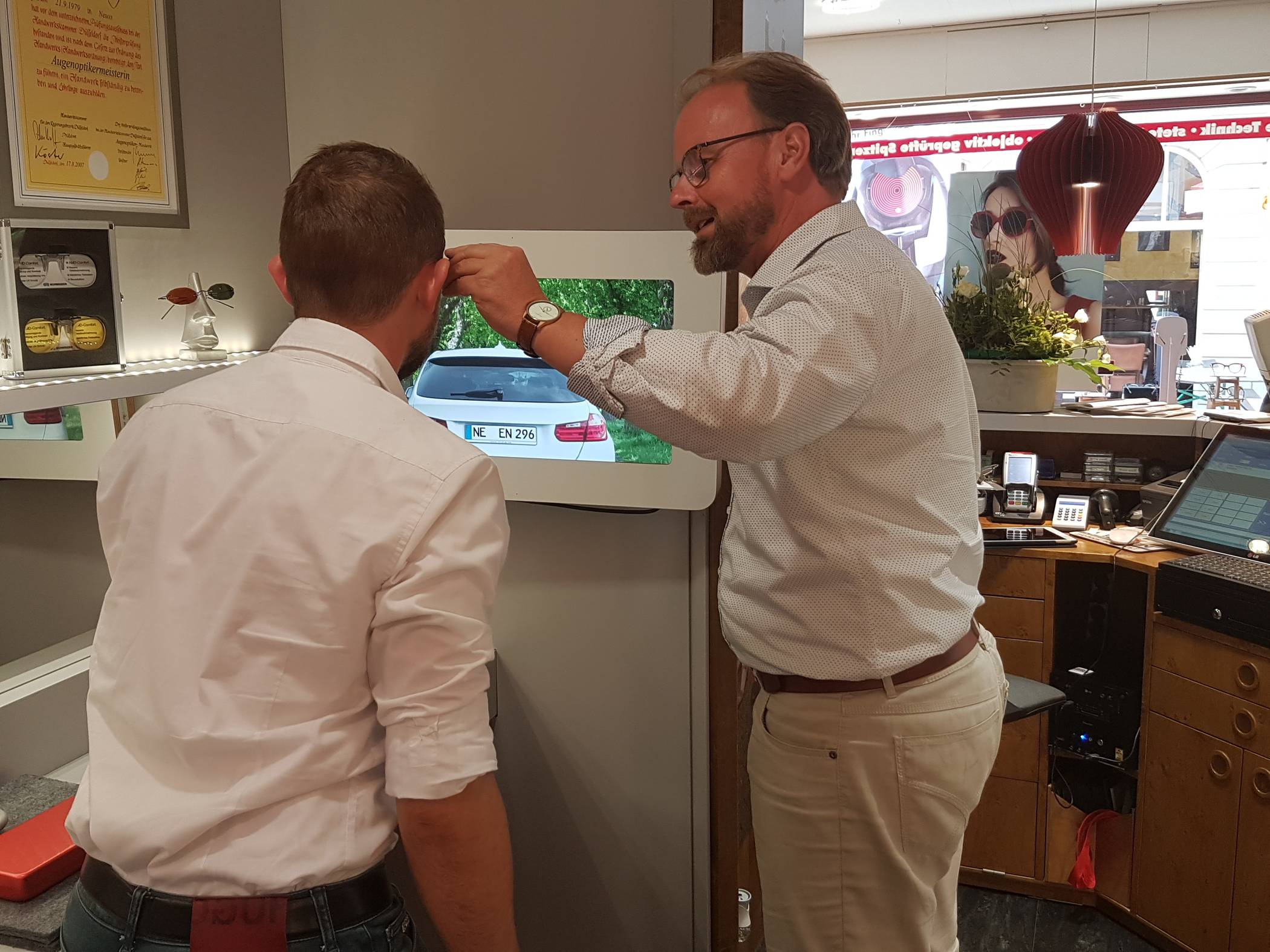  Bei Optik Mellentin. 