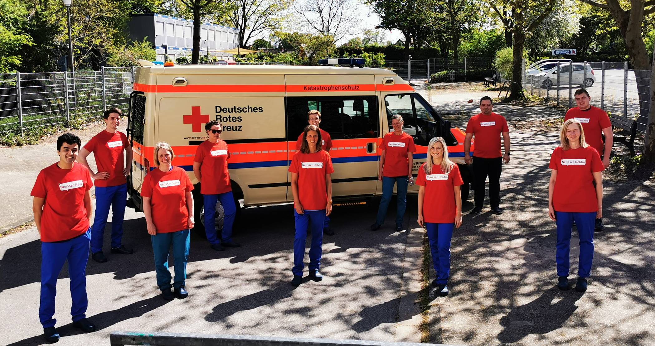  Freiwillige Helfer des DRK an der Corona-Teststelle am Nordbad. 