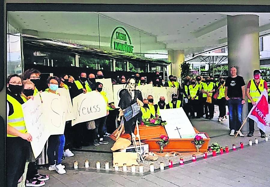  Protest in der City.  